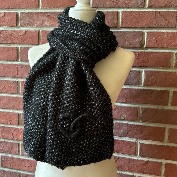 •Chanel Black Metallic Silver Cashmere Knit Logo Scarf 10”x80” Made In F… - Picture 12 of 12